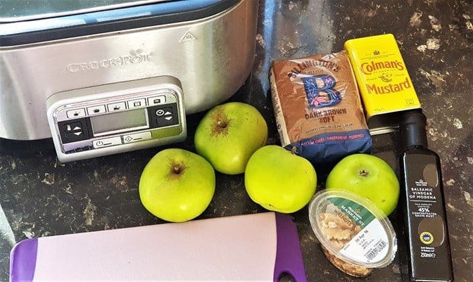 (I am using Lakeland's Crockpot Slow Cooker in this recipe – more details on this slow cooker here - http://bit.ly/2BrNoKh)