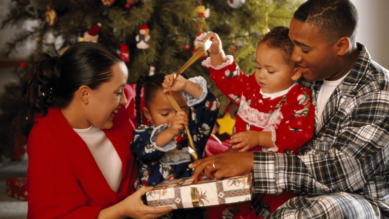 Ways to save money at Christmas