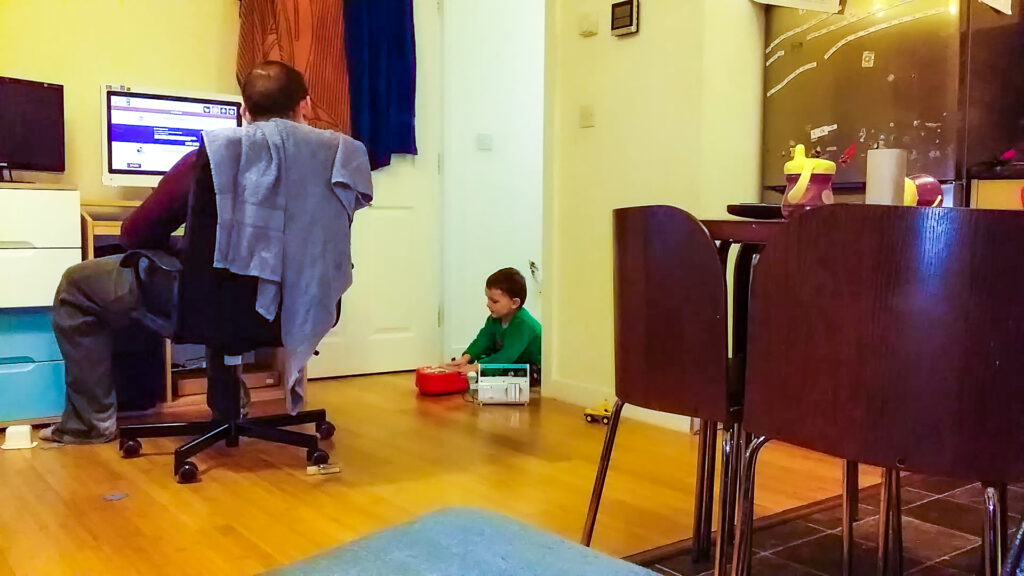 Working on pc from home with toddlers - - working from home without childcare